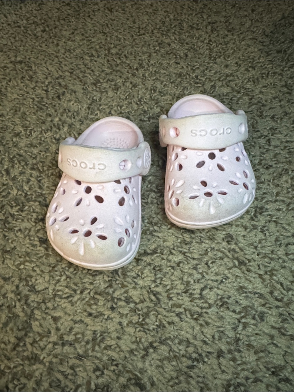 CROCS Kids Floral Cutout Clogs in Pale Pink